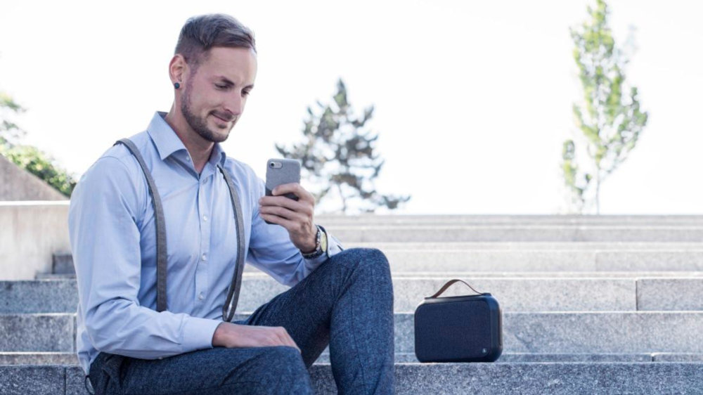 Głośnik Mobilny HAMA Gentleman L Czarny - Łączność Bluetooth