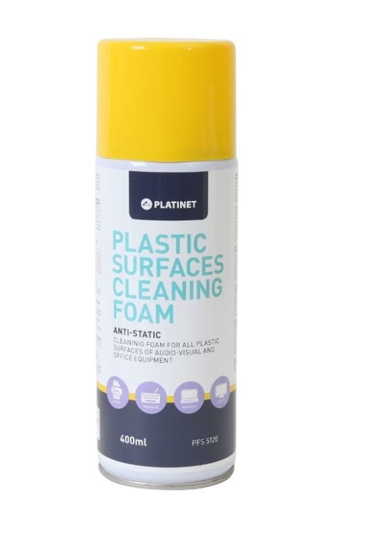 Puszka z żółtą nakrętką i etykietą z napisem \'PLATINET PLASTIC SURFACES CLEANING FOAM\'. Pojemność 400ml, produkt przeznaczony do czyszczenia plastikowych powierzchni.