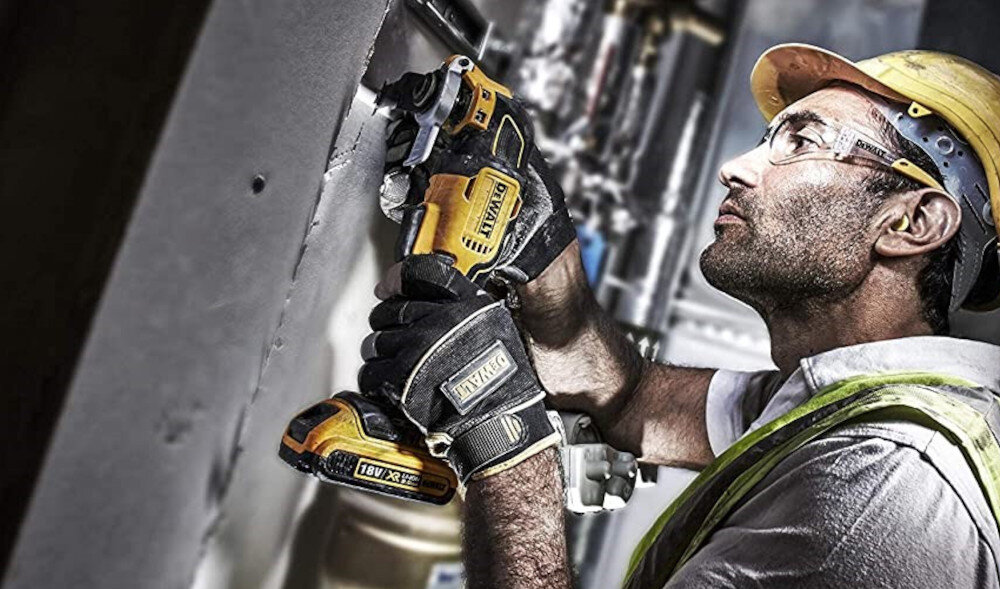 Zestaw elektronarzędzi DEWALT DCK853P4 funkcja miękkiego startu
