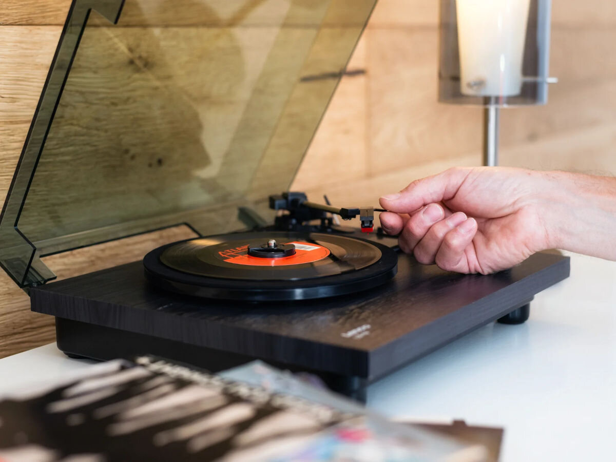 Gramofon LENCO LS-10 - parametry fizyczne