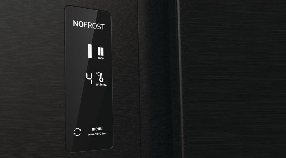 Panel sterowania lodówki z napisem \'NOFROST\', ikonami i tekstem: \'zone\', \'set temp.\', \'menu convert 0°C 5 sec\'.