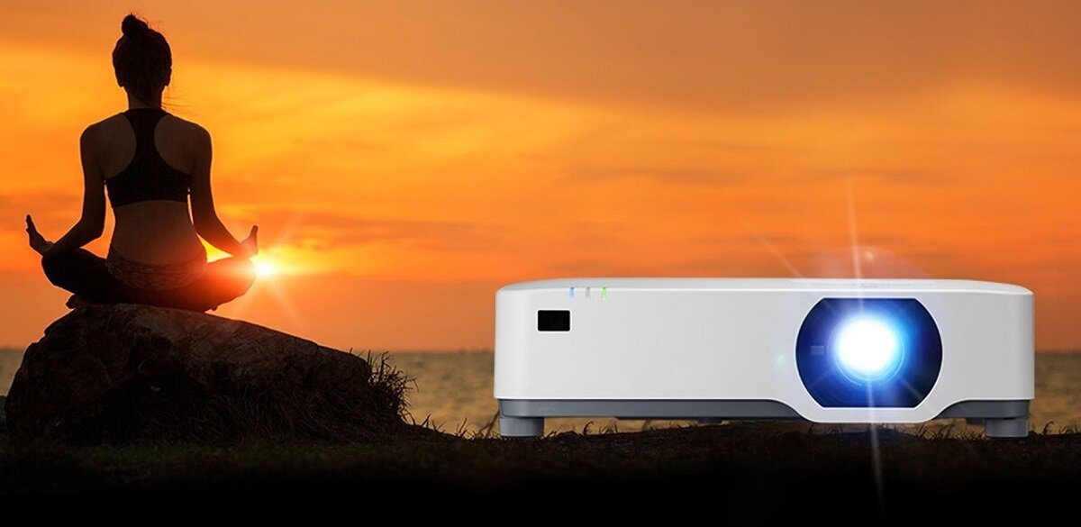 Projektor NEC P525UL Full HD laser zoom obraz Jasność Korekcja odległość matryca cale jakość trwałość