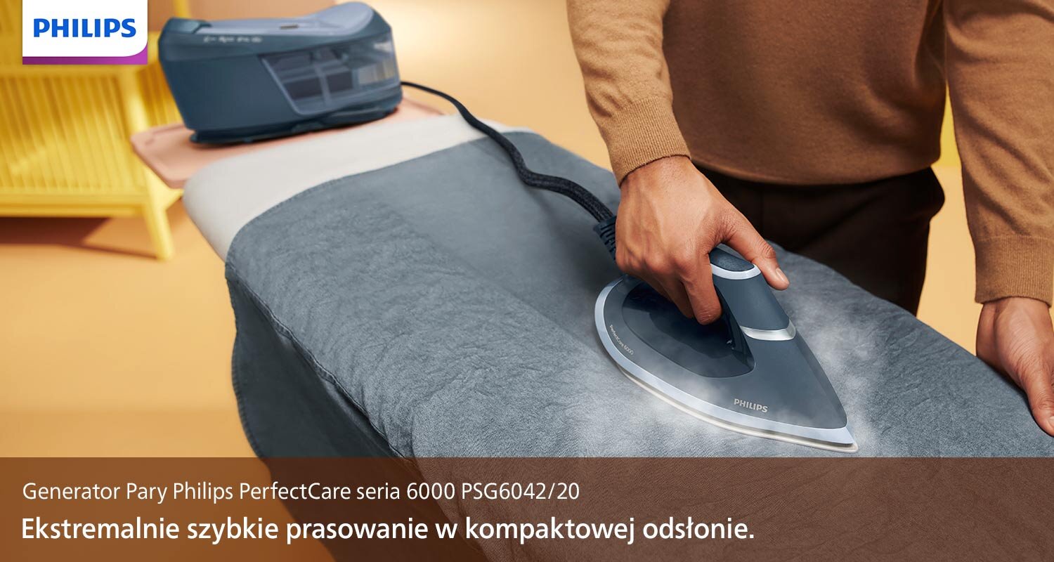 Osoba prasuje tkaninę za pomocą generatora pary marki Philips. Na dole obrazu widoczny jest tekst: \'Generator Pary Philips PerfectCare seria 6000 PSG6042/20 Ekstremalnie szybkie prasowanie w kompaktowej odsłonie.\'