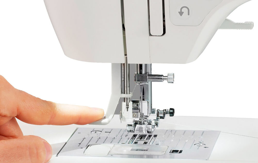 Maszyna do szycia SINGER Legacy C440 szycie vwstecz wzmocnienie szwu pozycjonowanie igły automatyczne nawlekanie igły efektywna praca podwójna igła wszechstronność