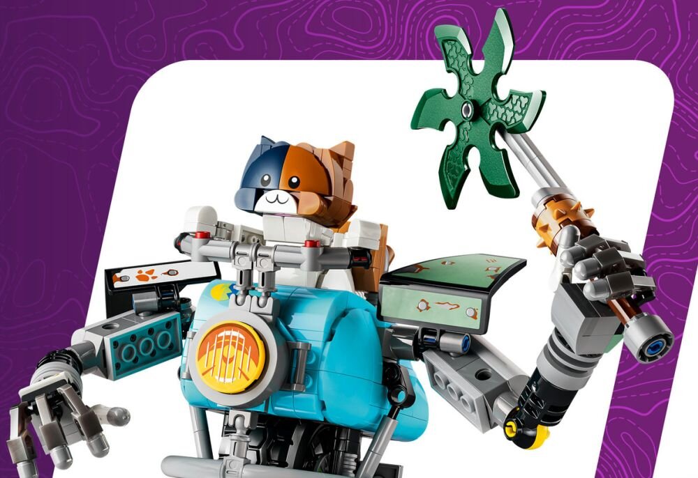 Zestaw LEGO przedstawiający robota z głową kota, trzymającego zielony shuriken na tle fioletowego wzoru. Robot ma niebieski korpus i różnokolorowe elementy konstrukcyjne.