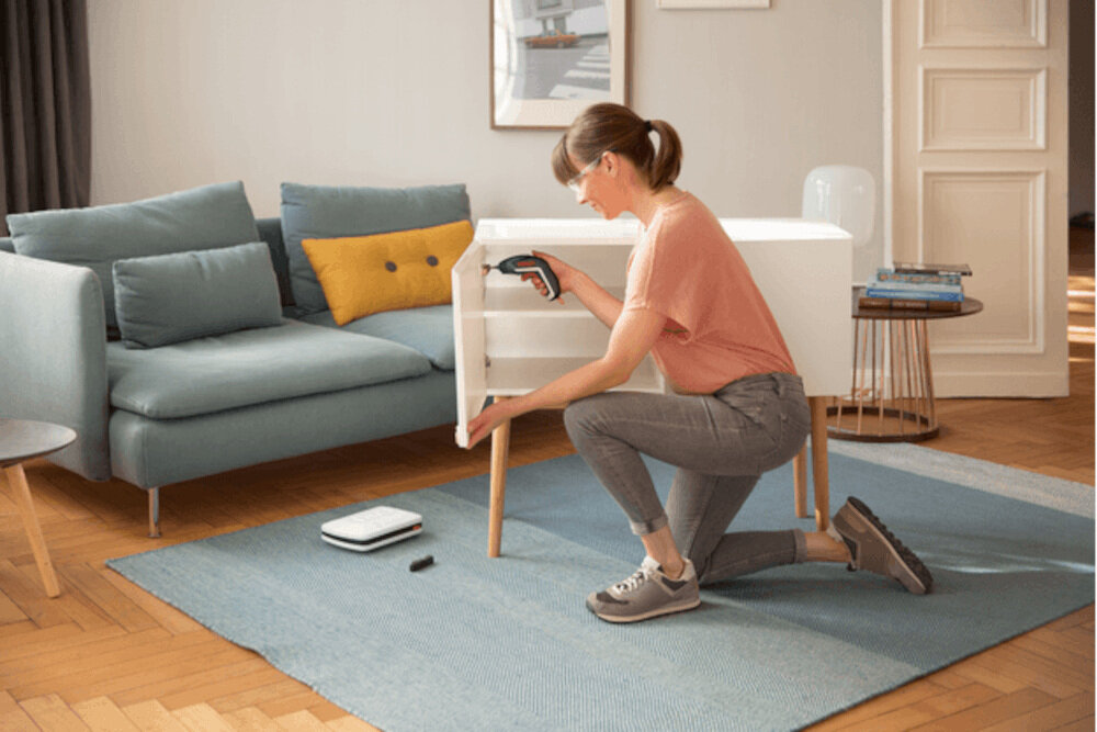 Wkrętarka akumulatorowa BOSCH IXO V (06039A800S) krótki i ergonomiczny korpus oświetlenie Power z dwiema diodami LED