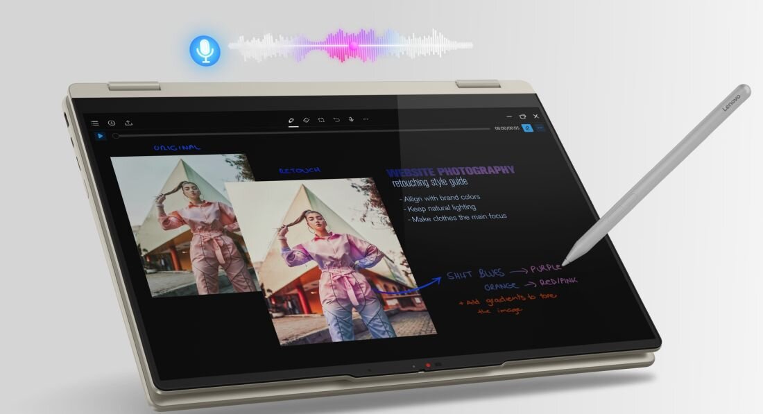 Laptop w trybie tabletu z ekranem dotykowym, na którym wyświetlane są zdjęcia i notatki. Obok znajduje się rysik, a nad ekranem widoczna jest ikona mikrofonu z wizualizacją dźwięku.