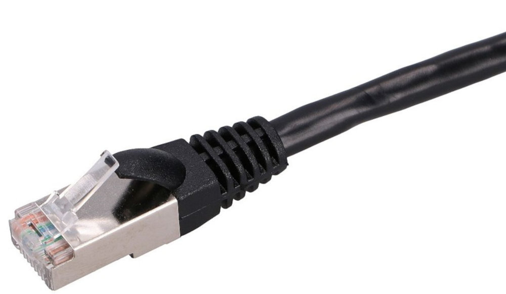 EXTRALINK Kabel RJ-45/RJ-45 Extralink Cat 6A SFTP ekranowane, pozłacane wtyki RJ45 czterożyłowy przewód miedzi  standardzie PoE Solidna konstrukcja - wtyczka rj-45 na białym tle