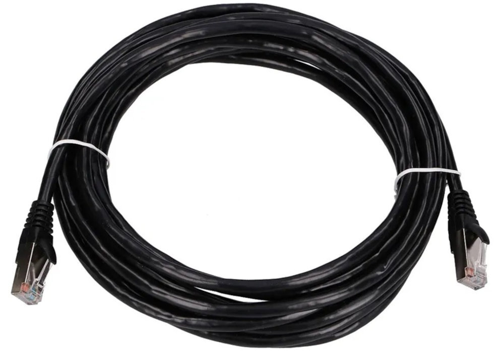 EXTRALINK Kabel RJ-45/RJ-45 Patchcord ekranowany kategorii 6A SFTP Extralink  sieciach Ethernet router, switch, komputer czy telefon VoIP połączeń między patch panelami teleinformatycznych Wysoka elastyczność odporna konstrukcja - zwinięty kabel na białym tle