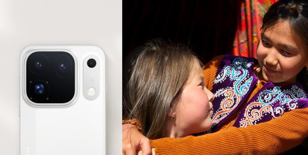 Smartfon OPPO Find X10 Pro Max Z lewej strony wyspa aparatów z zaznaczonym dolnym obiektywem, z prawej uśmiechnięte dziewczynki w tradycyjnych strojach