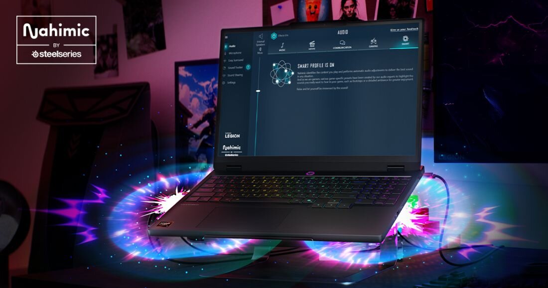 Laptop z podświetlaną klawiaturą wyświetla na ekranie interfejs oprogramowania audio. W lewym górnym rogu widoczne jest logo \'Nahimic by steelseries\'.
