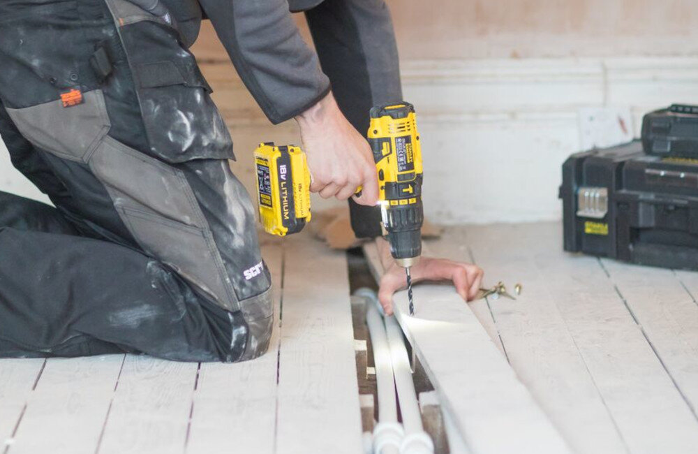 Wiertarko-wkrętarka STANLEY FMC626D2K zasilanie akumulator Li-Ion napięcie 18 V pojemność 2,0 Ah maksymalna prędkość obrotowa do 1500 obr/min częstotliwość udaru do 26000 ud/min maksymalny moment obrotowy do 49 Nm