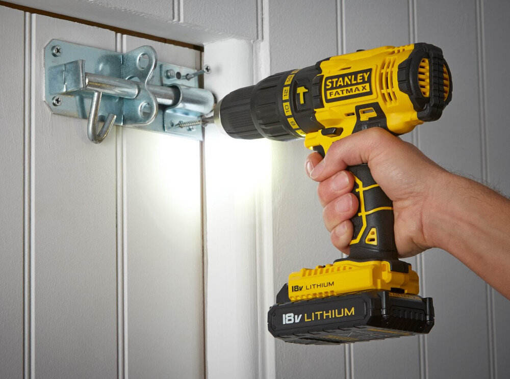 Wiertarko-wkrętarka STANLEY FMC626D2K inteligentny włącznik spustowy lampka LED o wysokiej intensywności