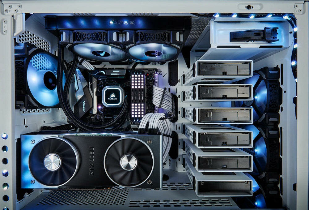 Obudowa CORSAIR Carbide 678C- pojemne wnetrze 