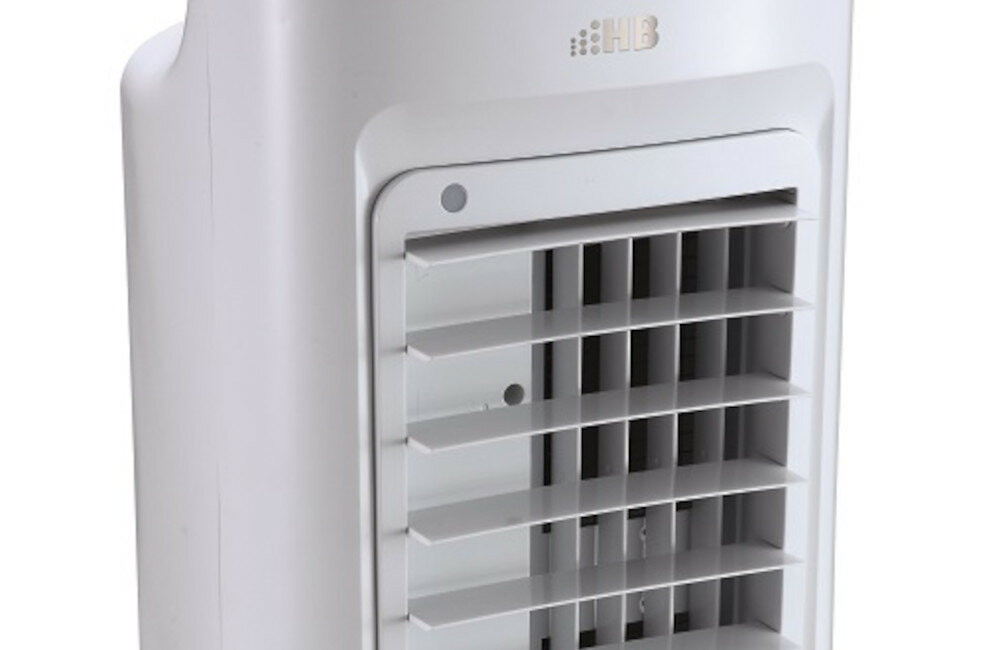 Klimator HB AC0090DWRC funkcja oczyszczania nawilżania powietrza 3 tryby pracy Normal Natural Sleep automatyczna oscylacja w pionie i w poziomie sterowania manualne 4 prędkości nawiewu Low Med High Super Speed prędkość nadmuchu