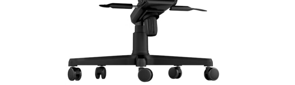 Fotel NOBLECHAIRS Hero Czarny zbliżenie na kółka na białym tle kółka PU, do twardych podłóg i dywanów, ciche i bezpieczne