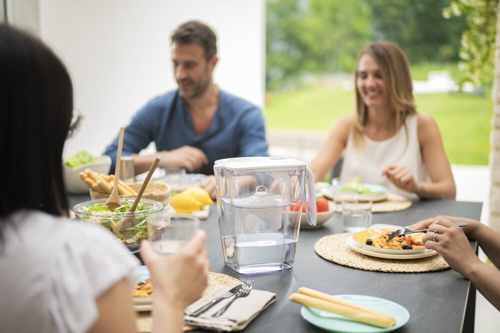 Dzbanek filtrujący LAICA Big Milano J81AA Biały mozna przechowywać w lodówce, niewielkie wymiary, do mniejszych i większych kuchni