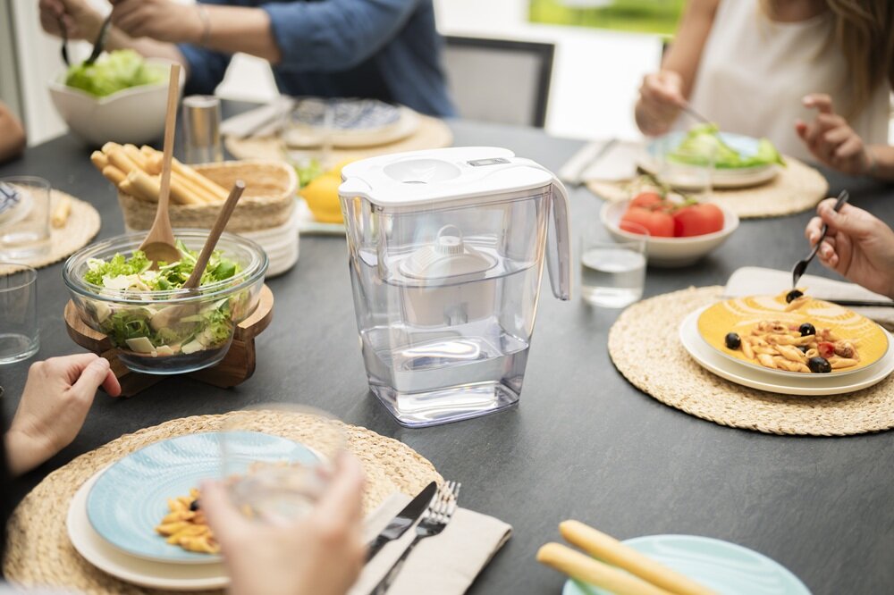 Dzbanek filtrujący LAICA Big Milano J81AA Biały woda filtrowana z kranu, ograniczenie kupowania plastiku, wsparcie codziennych nawyków