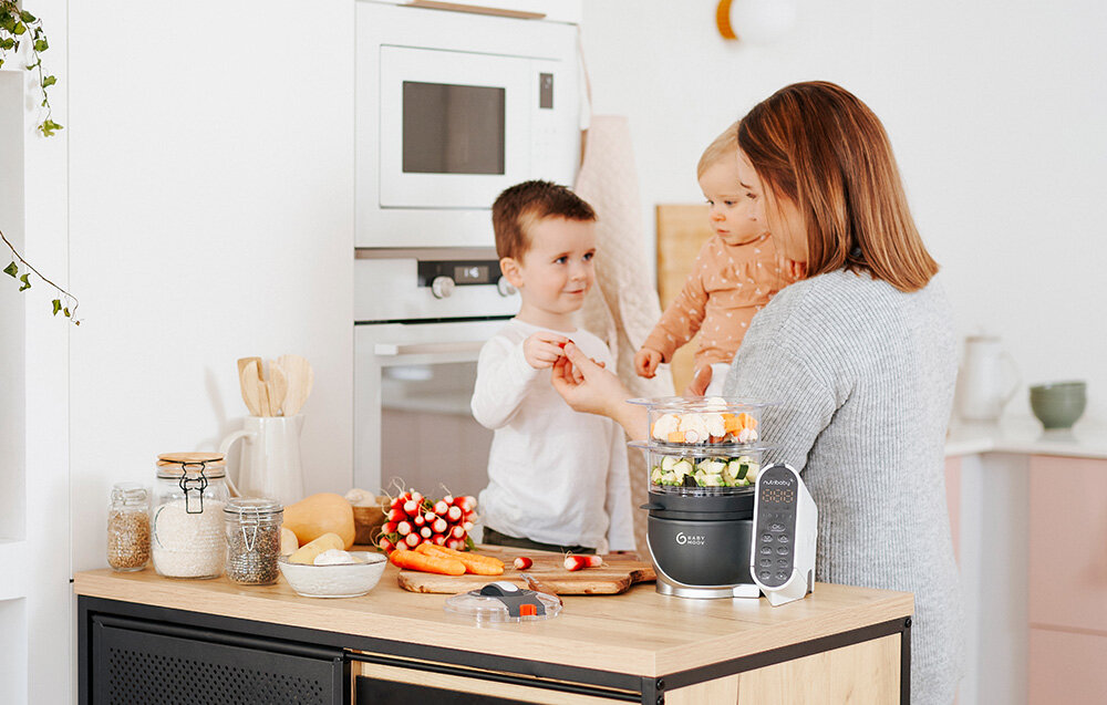 Robot kuchenny BABYMOOV Nutribaby (+) 6w1 A001124 Szary kompaktowe wymiary stylowy wygląd wkomponowanie w kazdą kuchnie mało miejsca łatwe przenoszenie łatwe do czyszczenia większość elementów mozna myć w zmywarce uproszczone użytkowanie