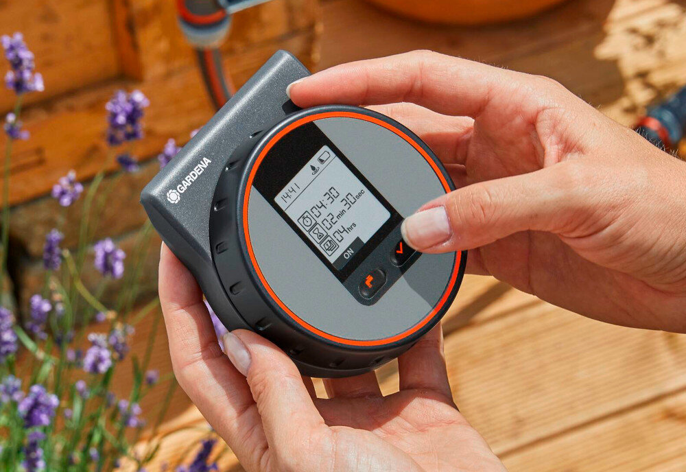 Sterownik nawadniania GARDENA Select 01891-29 funkcja Water Safe technologia Stop Safe kontrola stanu baterii