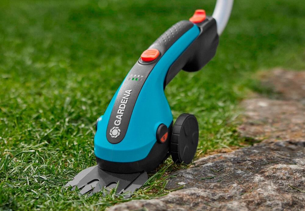 Nożyce do trawy GARDENA ComfortCut 9856-20 akumulatorowe dwa kolka delikatny ruch dloni plynne prowadzenie