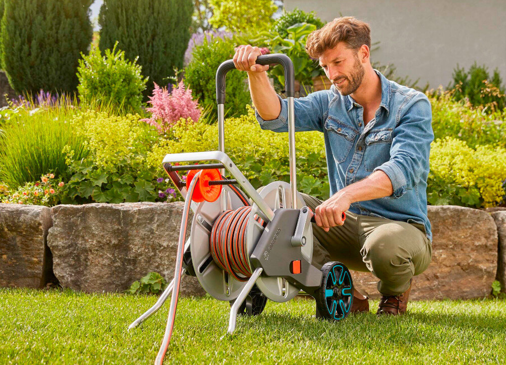 Wózek na wąż GARDENA CleverRoll L Easy metal 18550-20 prowadnica solidna metalowa rama roznomierne zwijanie weza dlugotrwale uzytkowanie mniejsze ryzyko uszkodzenia