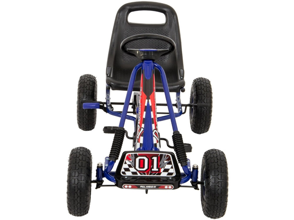 Gokart na pedały ENERO 01 Niebieski gokart na białym tle widoczny od przodu przedni zderzak skutecznie zmniejsza skutki drobnych kolizji i uderzeń podczas zabawy zderzak zwiększa bezpieczeństwo i komfort codziennej zabawy