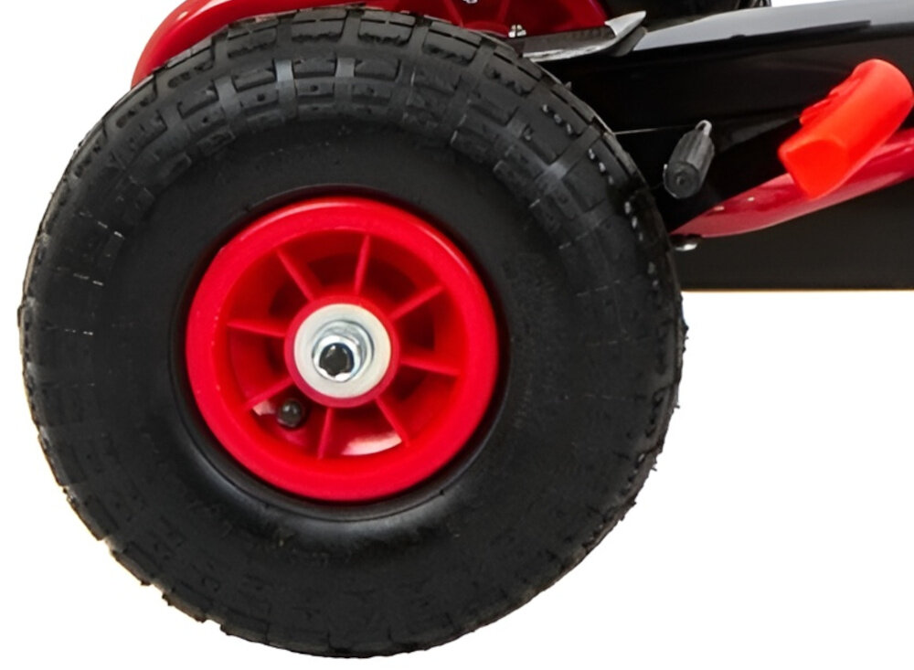 Gokart na pedały ENERO 01 Czerwony zbliżenie na koło pompowane gumowe opony z bieżnikiem przyczepność sterowność ryzyko poślizgu jest mniejsze