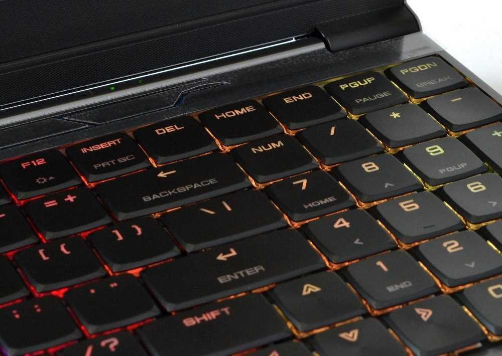 Laptop Gamingowy HIRO 770 H53 - Podświetlana Klawiatura