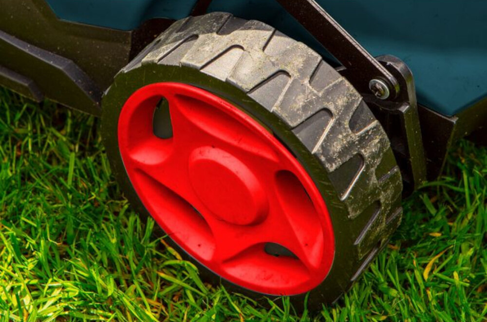 Kosiarka elektryczna VERTO 52G574 1600W koła sporych gabarytach dokładność koszenia łatwość manewrowania