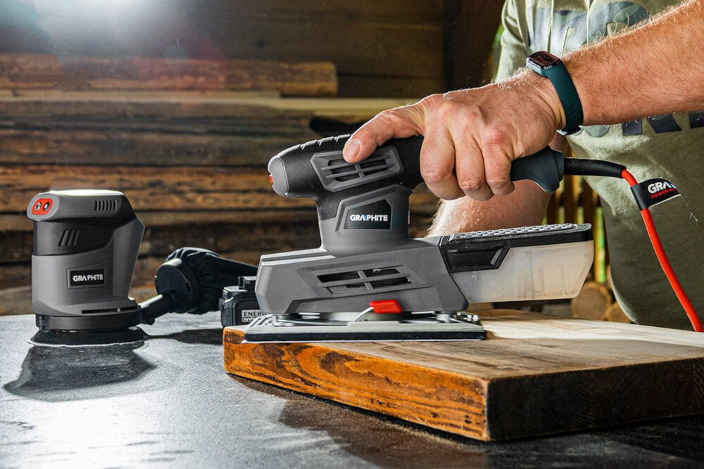 Szlifierka oscylacyjna GRAPHITE 59G324 do powierzchni drewnianych blokada pracy ciągłej pokrętło do regulacji prędkości