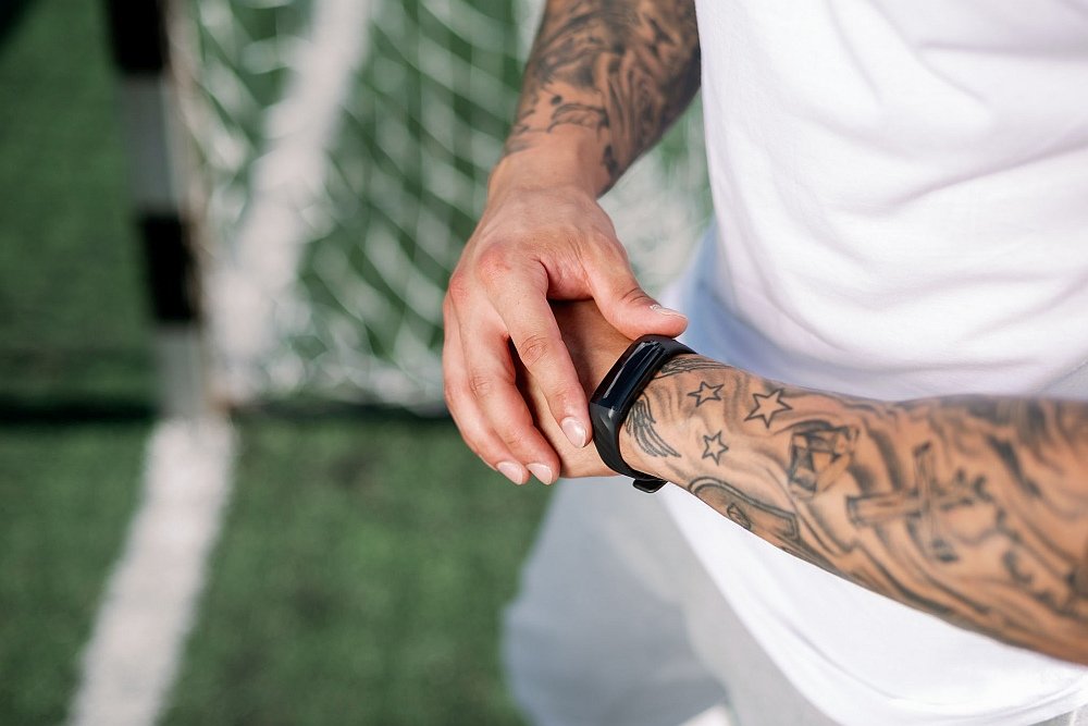 Smartband GARETT Fit 14 powiadomienia smartfon łączność aplikacje 