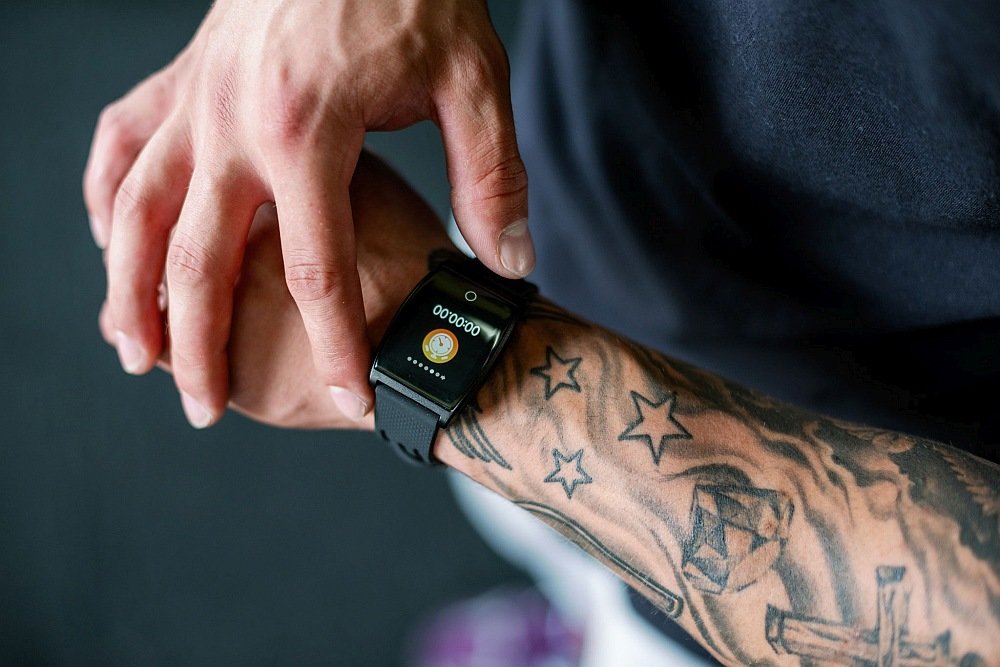 Smartwatch GARETT Sport 22 opis cechy funkcje kolor parametry specyfikacja 