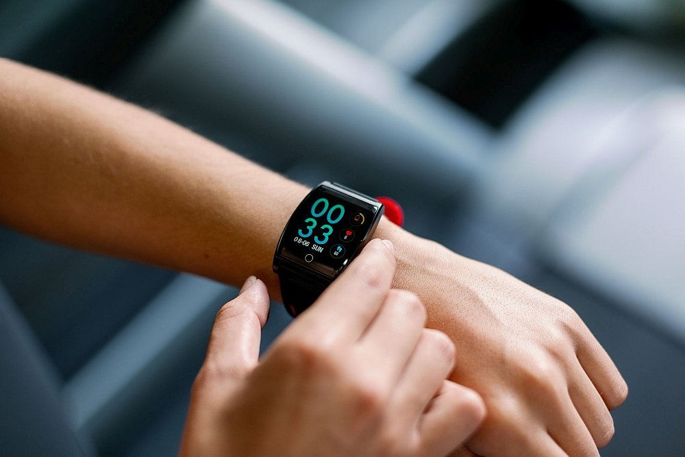 Smartwatch GARETT Sport 22 powiadomienia smartfon smsy wiadomości łączność 