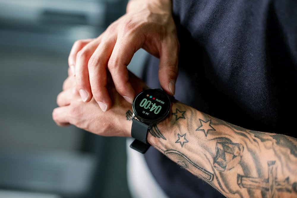 Smartwatch GARETT Sport 24 powiadomienia wiadomości smsy rozmowy połączenia smartfon sparowanie łączność 