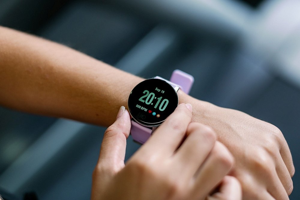 Smartwatch GARETT Sport 24 muzyka migawka aparat smartfon robienie zdjęć sterowanie kontrola 