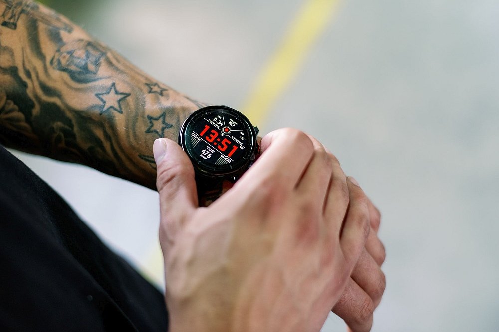 Smartwatch GARETT Sport 29 odporność wytrzymałość obudowa wodoodporność wodoszczelny kurz pył certyfikat ip68