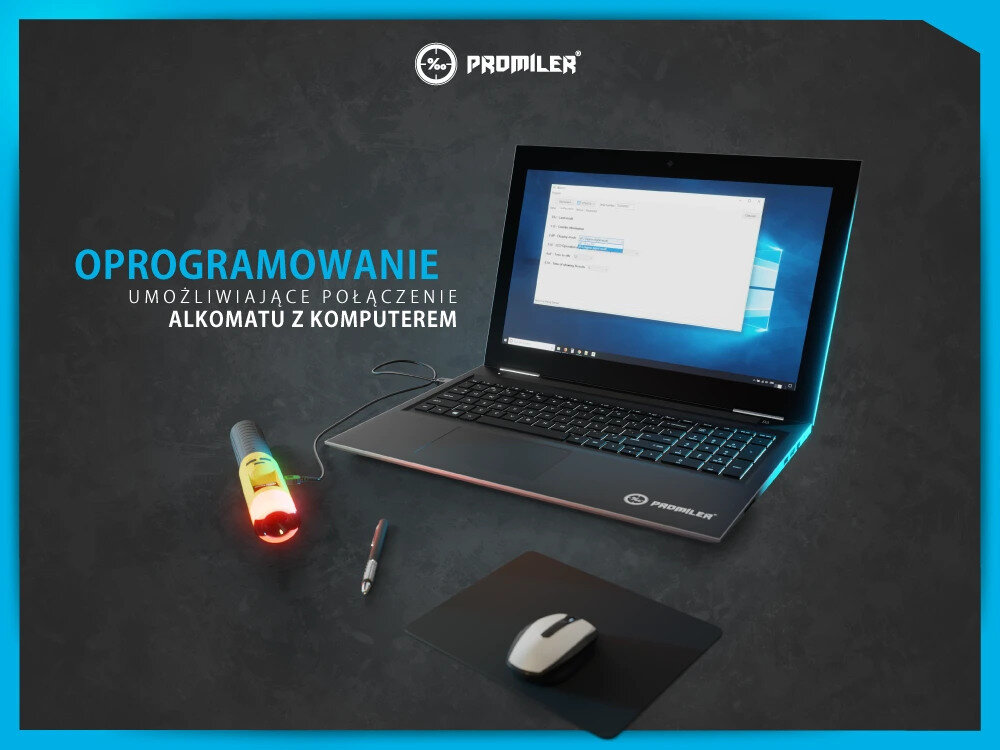 Na obrazie znajduje się laptop z widocznym ekranem, na którym wyświetlone jest oprogramowanie. Obok laptopa leży alkomat z podświetleniem oraz myszka na podkładce, a w tle widnieje napis: \'OPROGRAMOWANIE UMOŻLIWIAJĄCE POŁĄCZENIE ALKOMATU Z KOMPUTEREM\'.