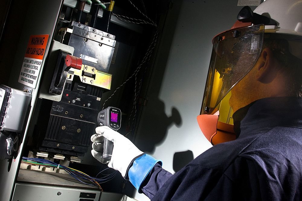 Kamera termowizyjna FLIR TG167 pomiar temperatury