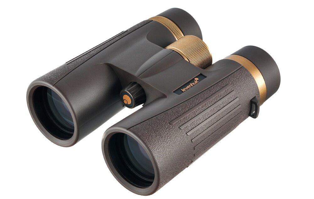 Lornetka LEVENHUK Vegas ED 10x42   kv lifestyle początek opisu sekcja nagłówkowa