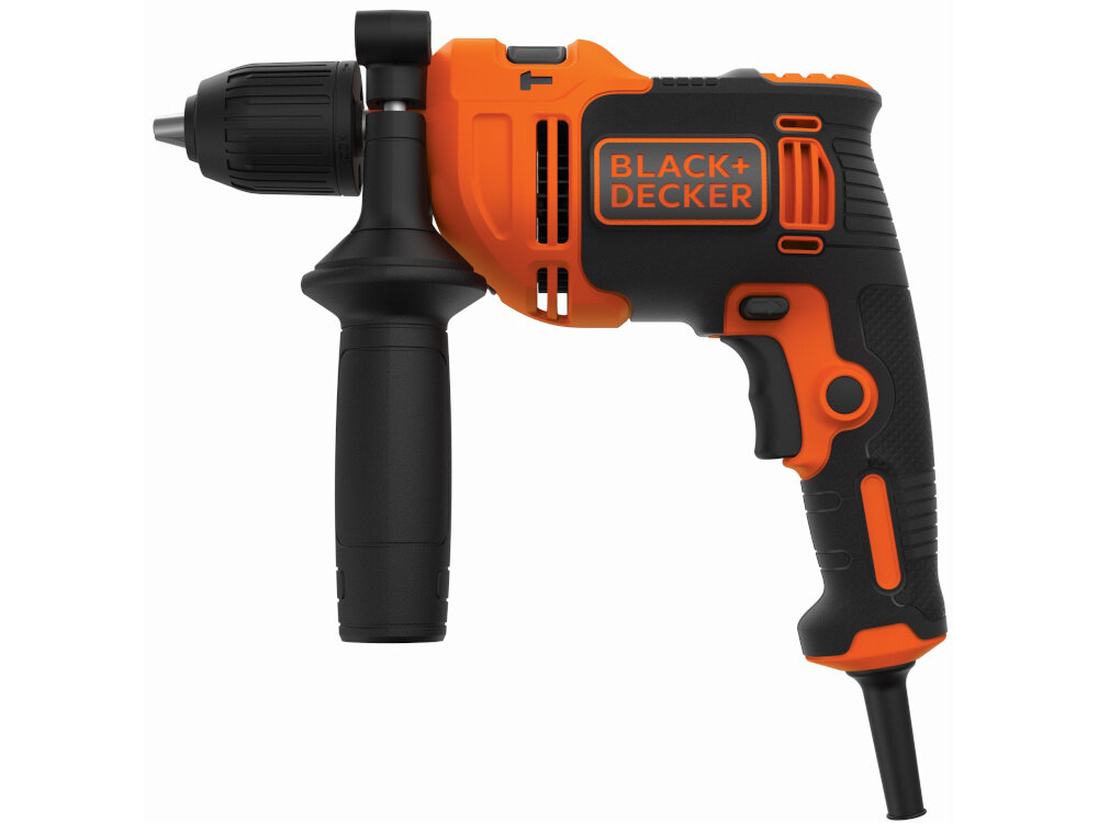 Wiertarka udarowa BLACK&DECKER BEH710-QS wiertarka na białym tle widoczna z boku uniwersalne narzędzie do wiercenia w drewnie, betonie i stali moc 710 W funkcja udaru regulacja prędkości 0–2800 obr./min