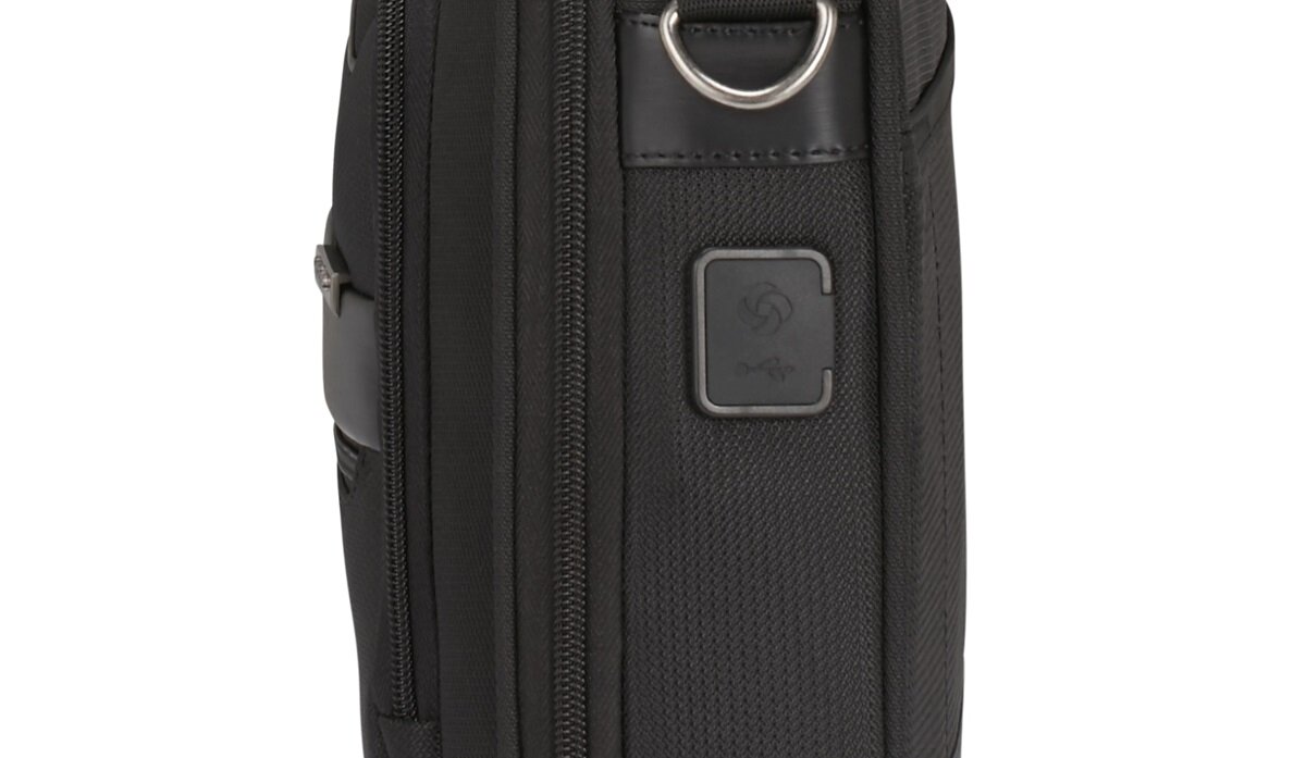 Ładowanie bez wyciągania powerbanku torba na laptop Samsonite Vectura Evo Bailhandle