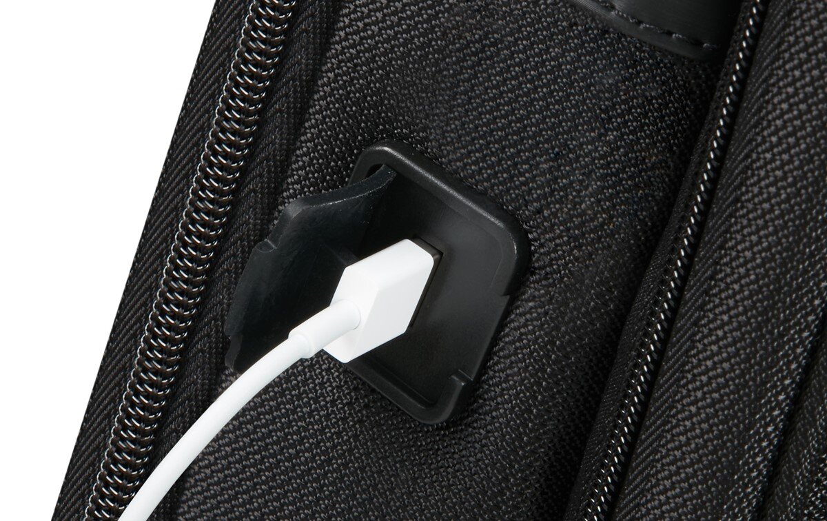 Ładowanie bez wyciągania powerbanku torba na laptopa Samsonite Vectura Evo Bailhandle