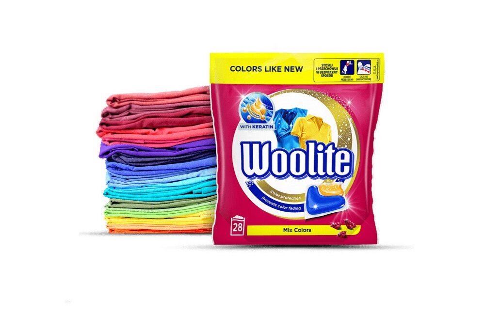 Kapsułki do prania WOOLITE Colour 28 szt pozostawia intensywny kolor ubrań kapsułki z keratyną