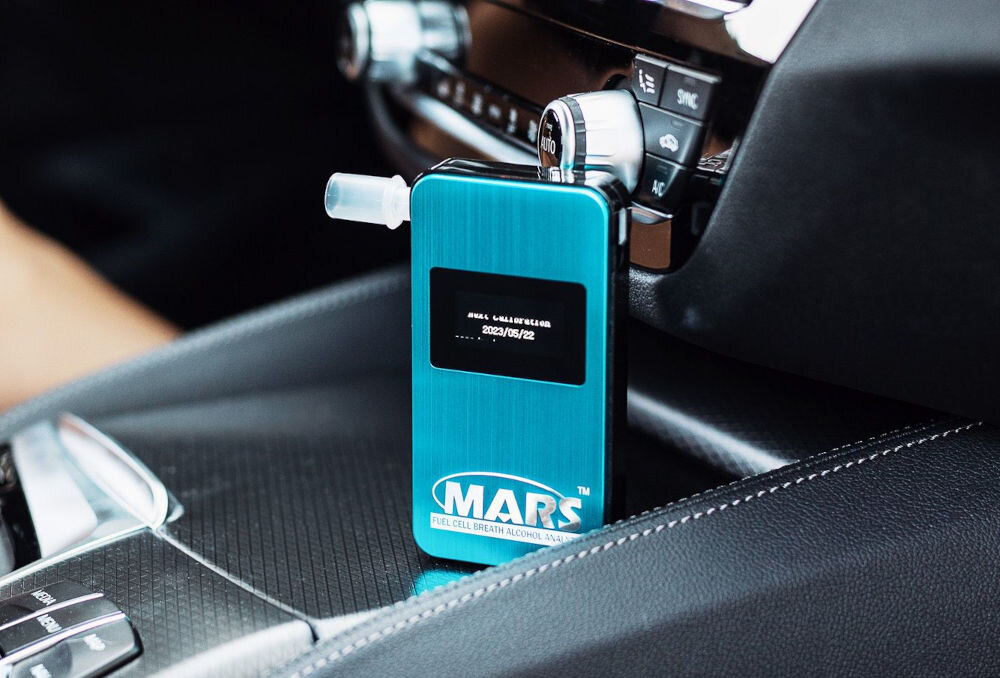 Alkomat HI-TECH MEDICAL Alcovisor Mars BT Niebieski dwa rodzaje czujników czujnik przepływu powietrza czujnik przekroczenia zakresu temperatury pracy testera ochrona urządzenia przed uszkodzeniem zwiększenie bezpieczeństwa użytkowania wydłużenie trwałości