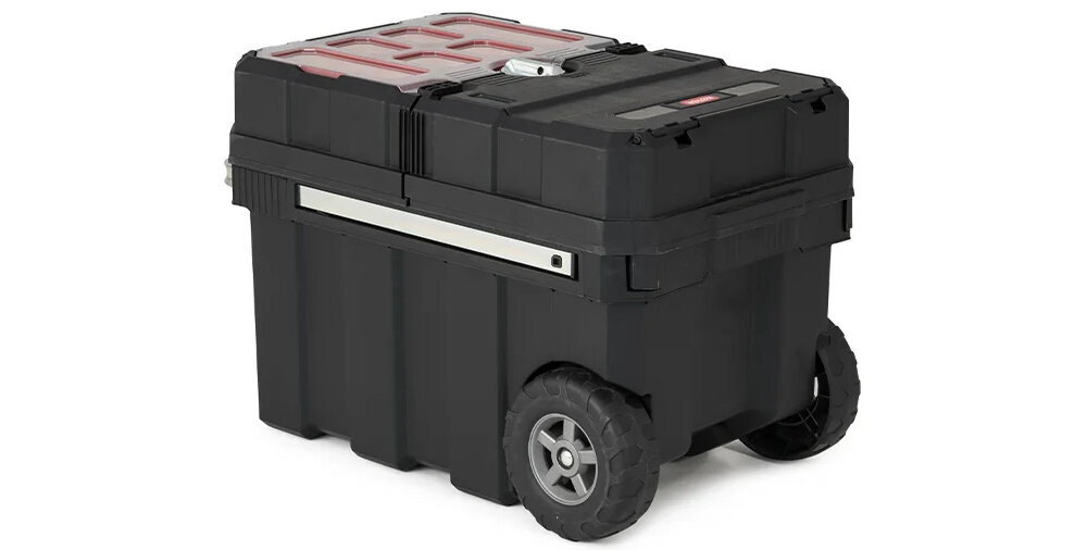 Skrzynka narzędziowa KETER Masterloader 237787 białe tło zamknięta skrzynka pojemność do 65,3 litrów wymiary 61,6m × 37,8 × 41,5 cm przechowywanie dużych elektronarzędzi i drobnych akcesoriów oszczędność czasu