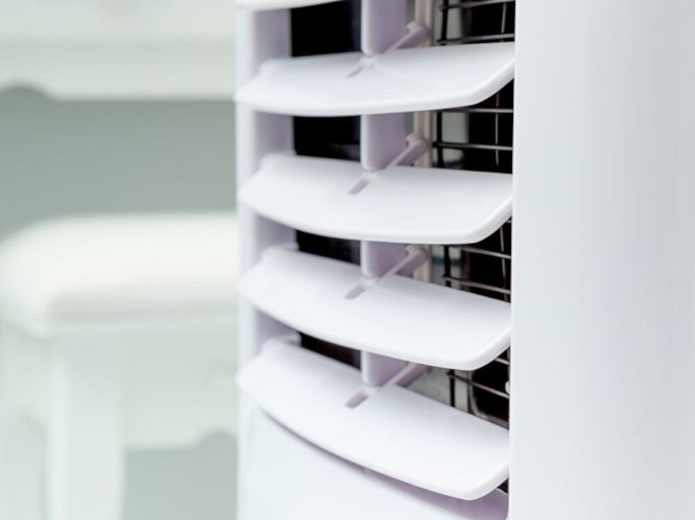 Klimatyzator COLUMBIA VAC KLC7000 trzy funkcje chlodzenie osuszanie nawiew cztery tryby pracy zakres temperatur od 16 do 31°C programator zegarowy 1-24h dwie predkosci wentylatora