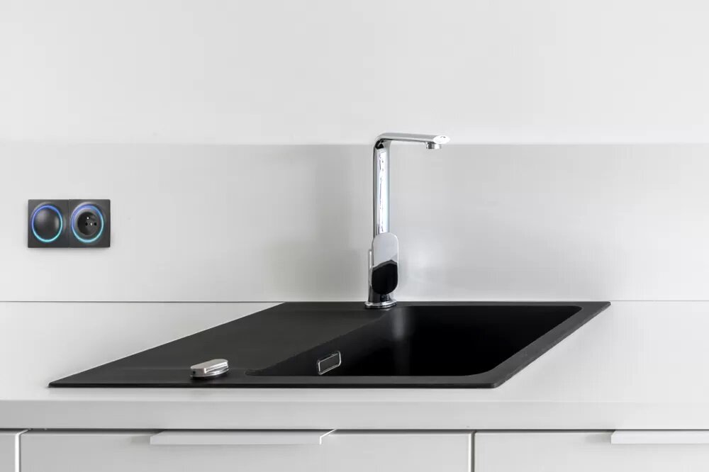 Gniazdko FIBARO Walli Outlet FGWOE Aplikacja mobilna zużycie energii własne harmonogramy