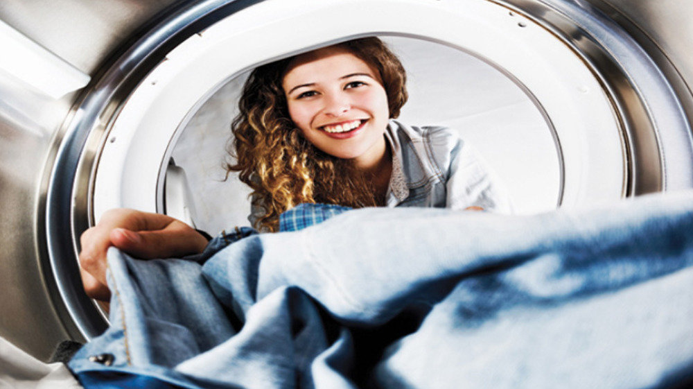 Pralka CANDY CBWMS 914TWH-S - Duży otwór załadunkowy