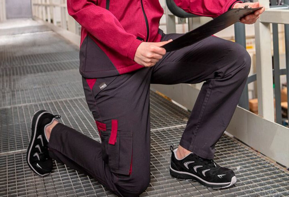Spodnie robocze NEO 80-240-S (rozmiar S/36) Komfort i styl Kobiecy krój elastyczne szelki regulowany pas precyzja wykonanie elastyczny materiał Ergonomiczny design nie uciskają nie przesuwają się komfort pracy